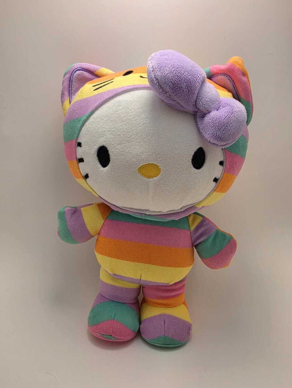 Gund Hello Kitty Rainbow Plush Stuffed Animal (10 inch)